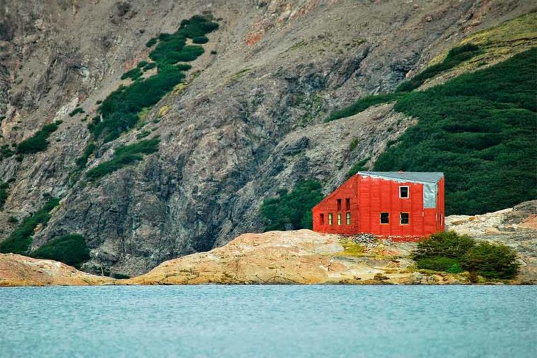 Refugio Manfredo Segre