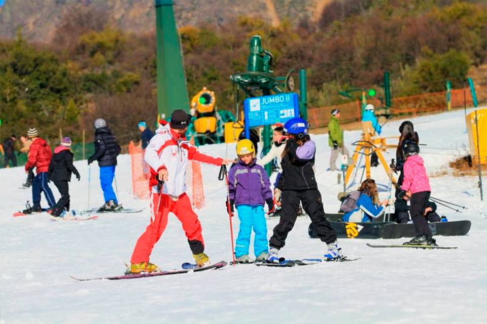 Primer día de Esqui Día de esqui con nieve Fabricada