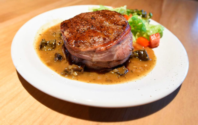 Tournedos con Hongos de Pino